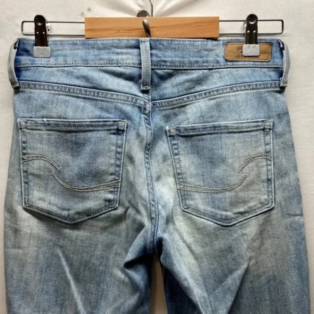 Levi's Strauss Jeans Women's 26 Light Blue Fade Levi Mid Rise Slim Cuff Denim GC